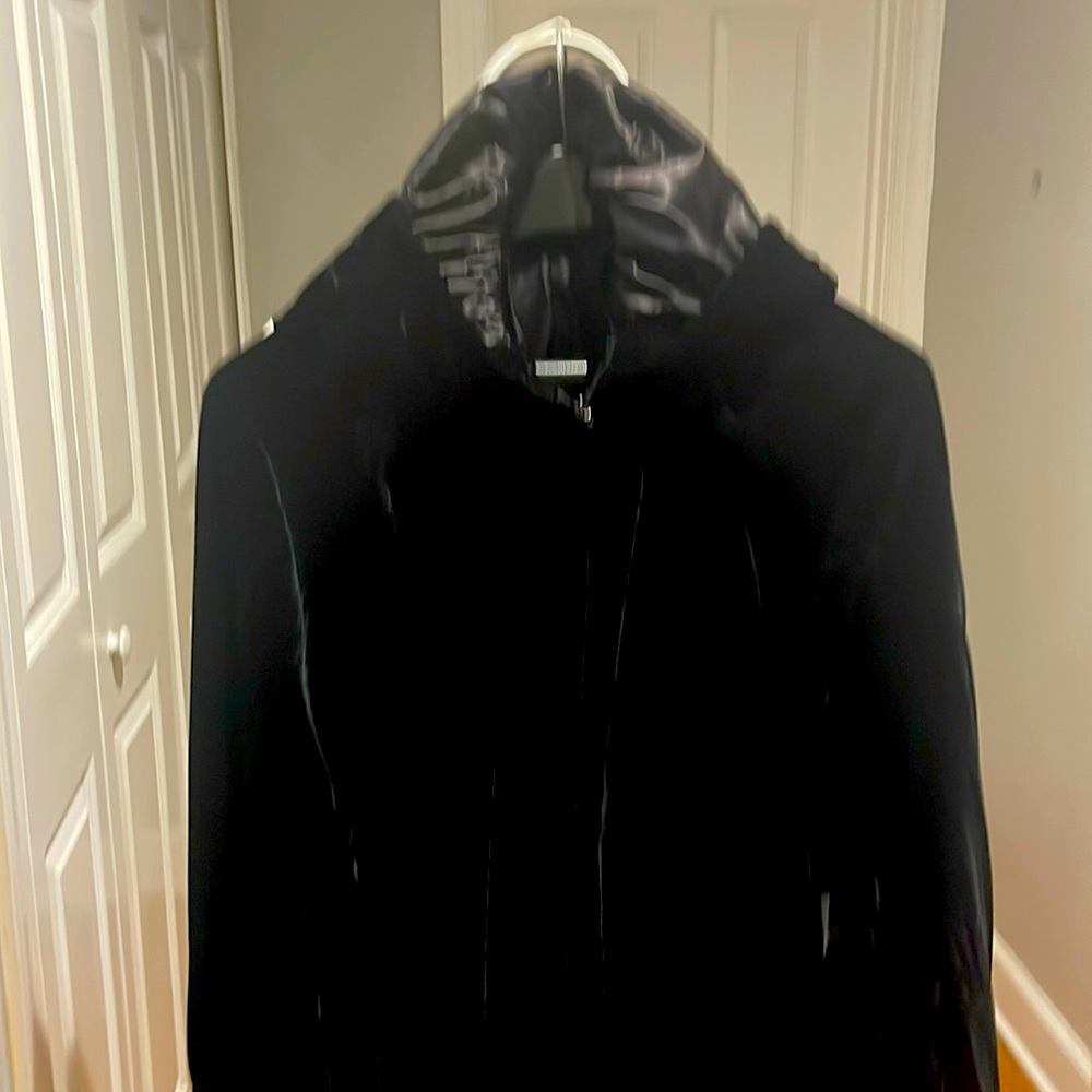 Did someone say Halloween! Vintage Hand made black, velvet cape, fully lined.